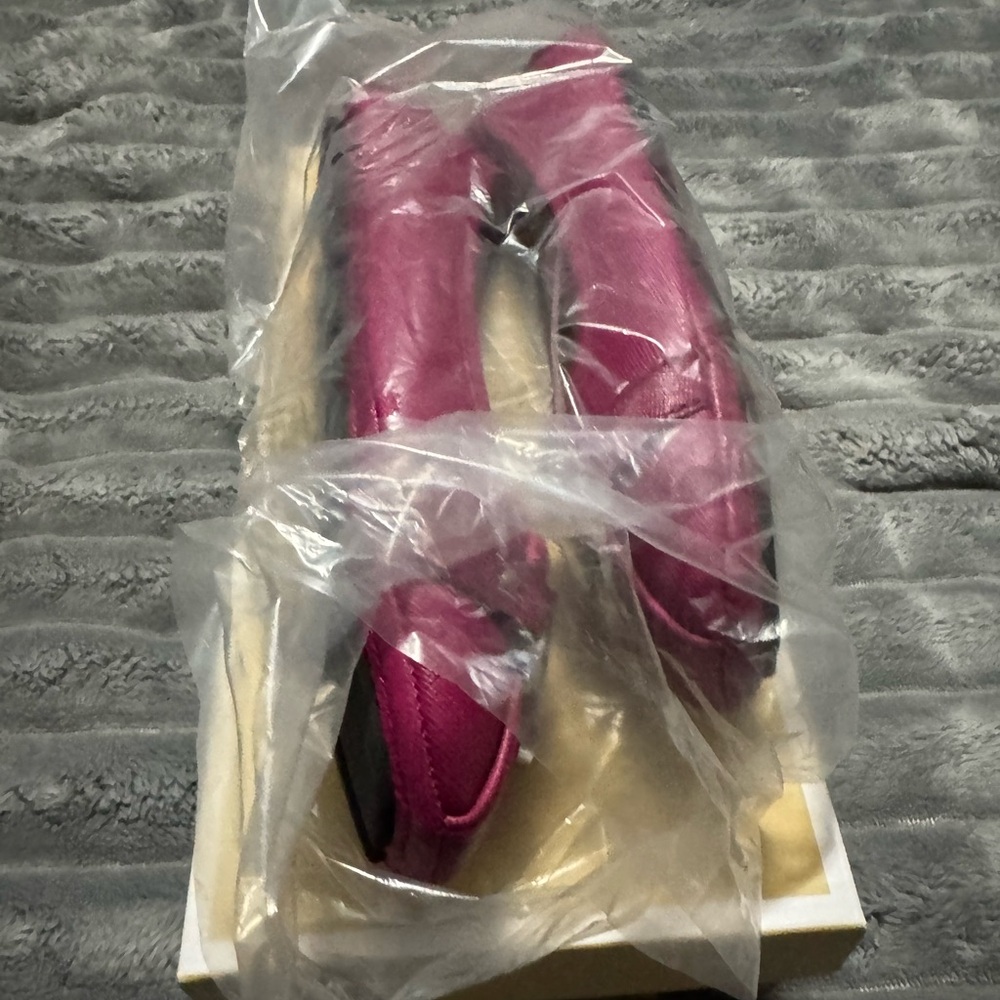 Michael Kors Pink Flats with Logo Medallion - Picture 2 of 2